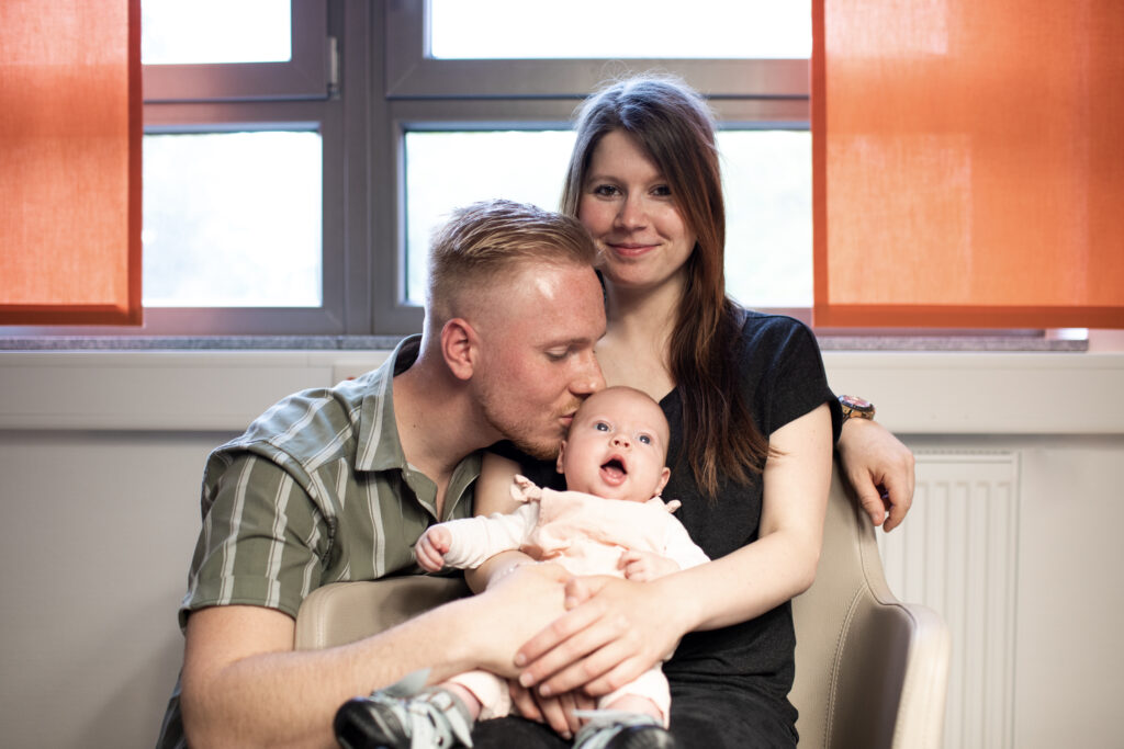 Familie mit Tochter mit Spina bifida