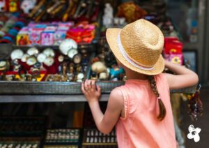 Kind auf Trödelmarkt: Trödelmärkte im Revier